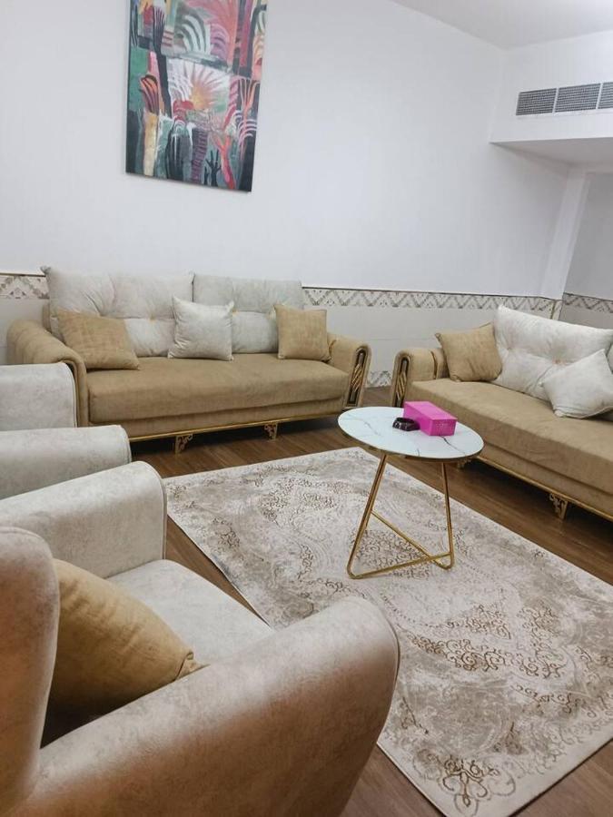 شقة كبيرة وفخمة Large And Luxury Two Bedroom Adschman Exterior foto