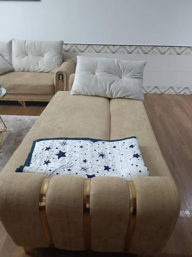 شقة كبيرة وفخمة Large And Luxury Two Bedroom Adschman Exterior foto