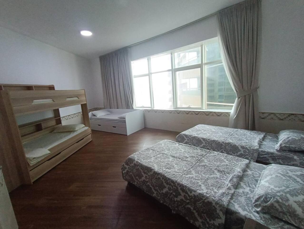 شقة كبيرة وفخمة Large And Luxury Two Bedroom Adschman Exterior foto